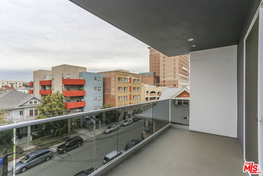 Los Angeles Condo: 744 Hartford Avenue