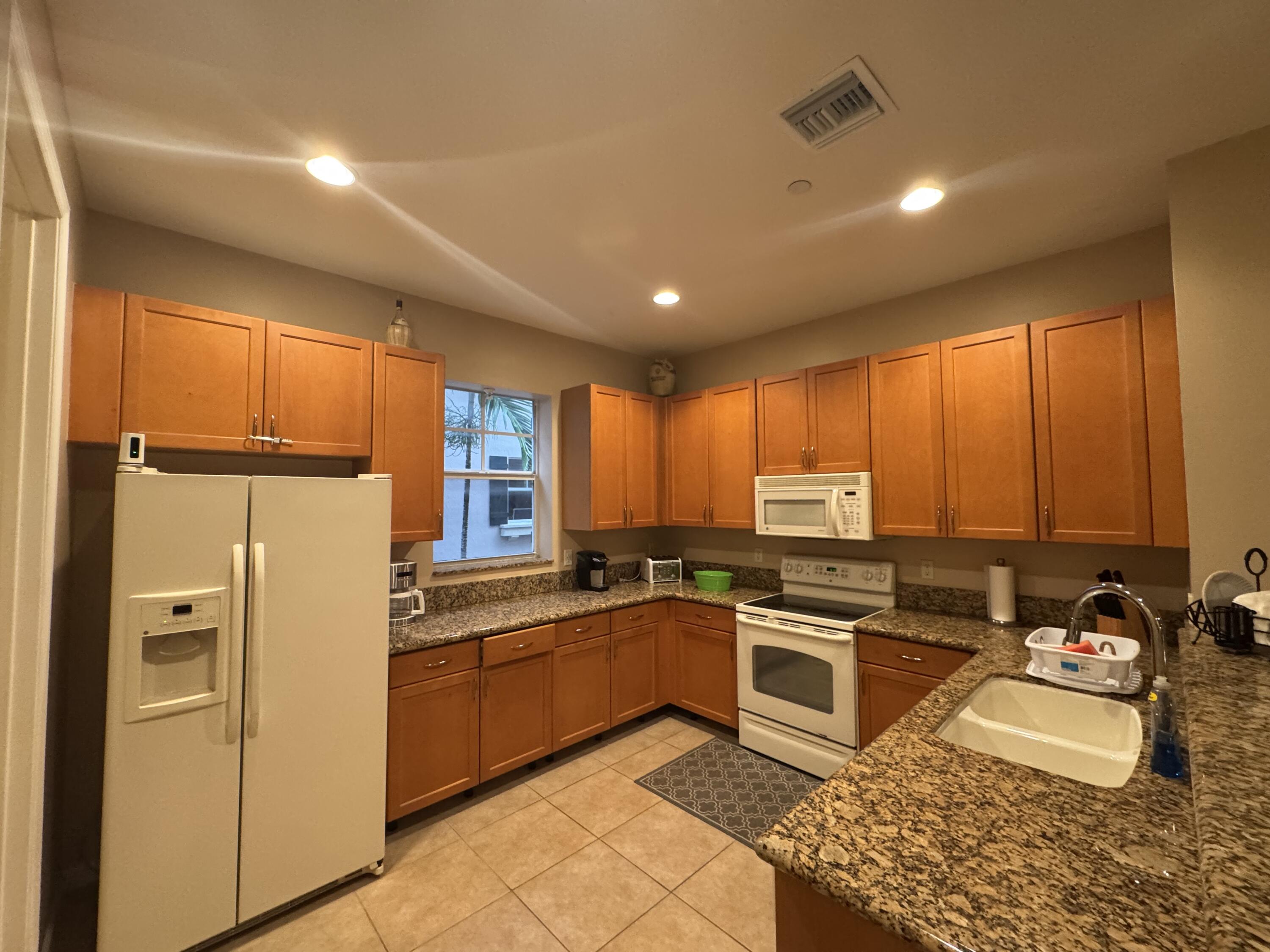 Fort Lauderdale Condo: 1033 Northeast 17th Way