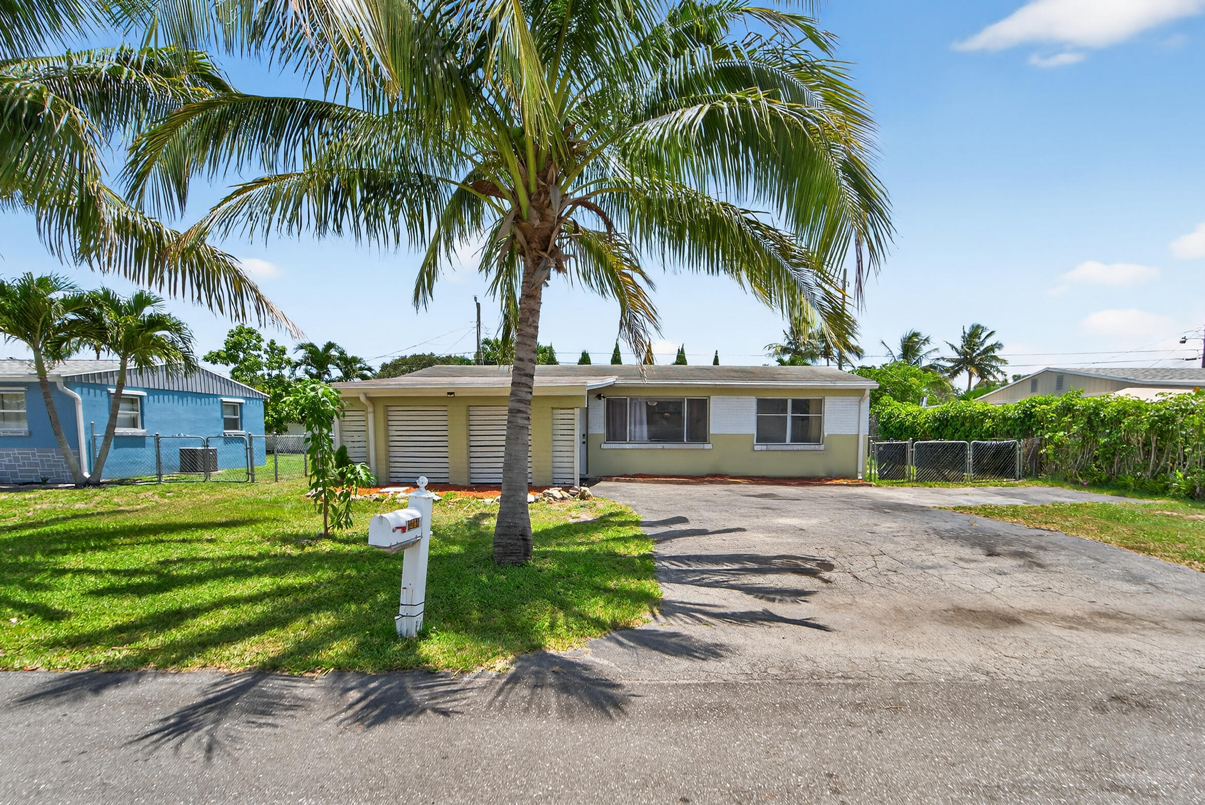 Palm Beach Gardens Condo: 4364 North Mary Circle