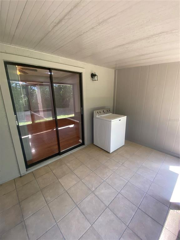 Tampa Condo: 10125 Lake Oak Circle