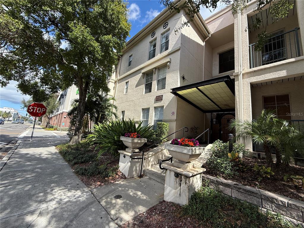 Tampa Condo: 402 South Armenia Avenue