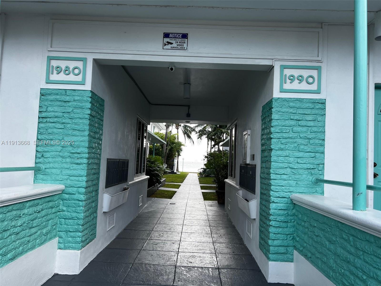 Miami Beach Condo: 1990 Bay Drive