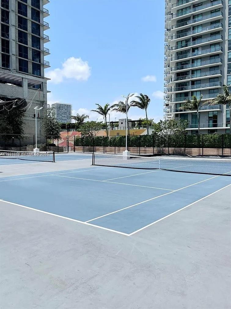 Miami Condo: 650 Northeast 32nd Street