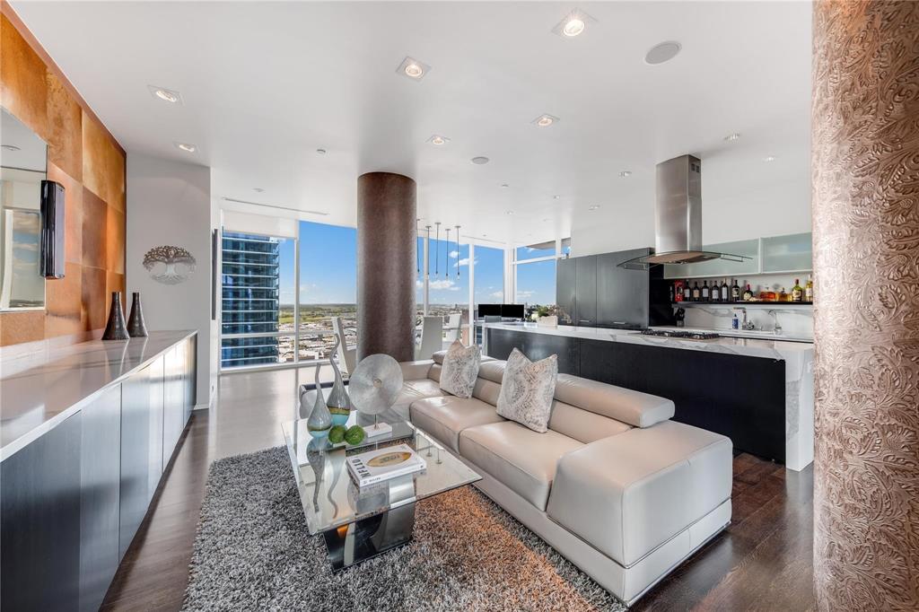 Dallas Condo: 2430 Victory Park Ave