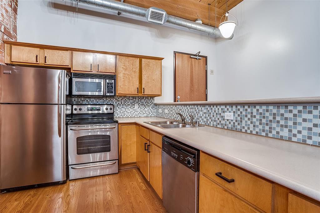 Dallas Condo: 509 Elm St