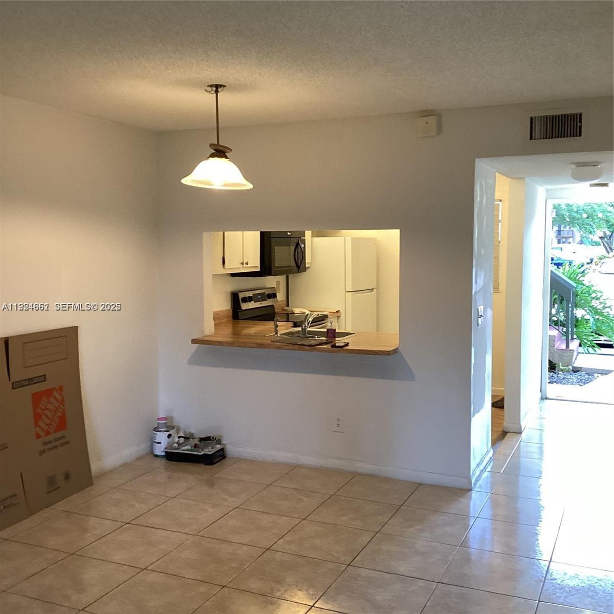 Pembroke Pines Condo: 10357 Northwest 8th Street