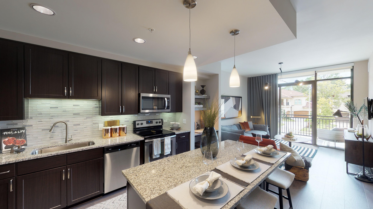 Houston Condo: 901 Memorial City Way