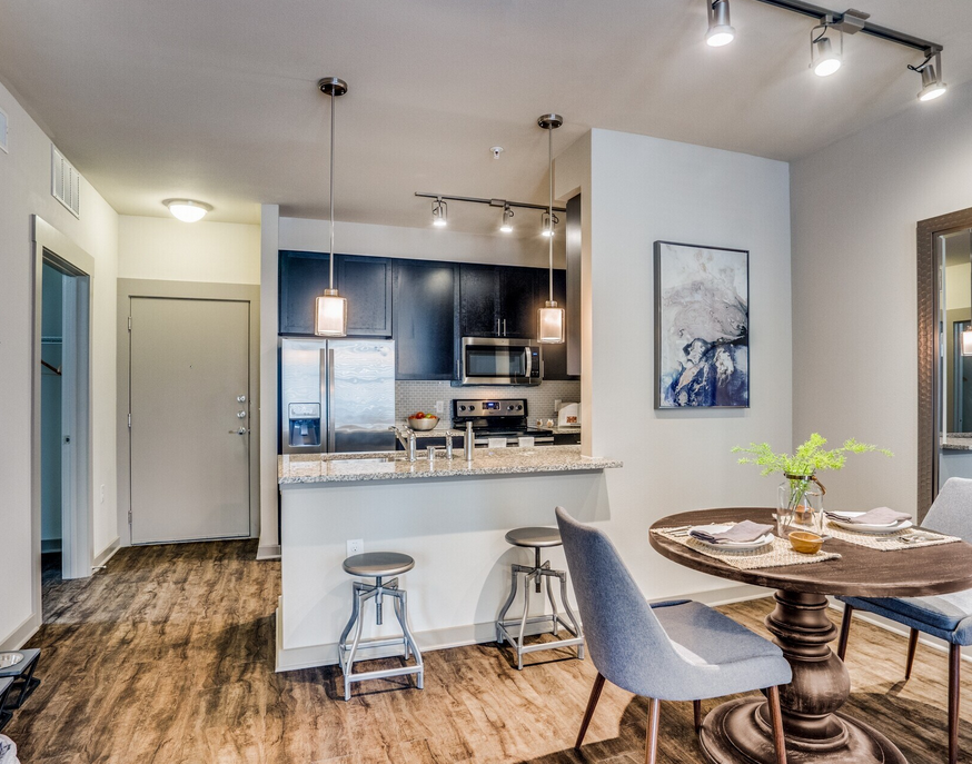 Plano Condo: 926 E 15th St