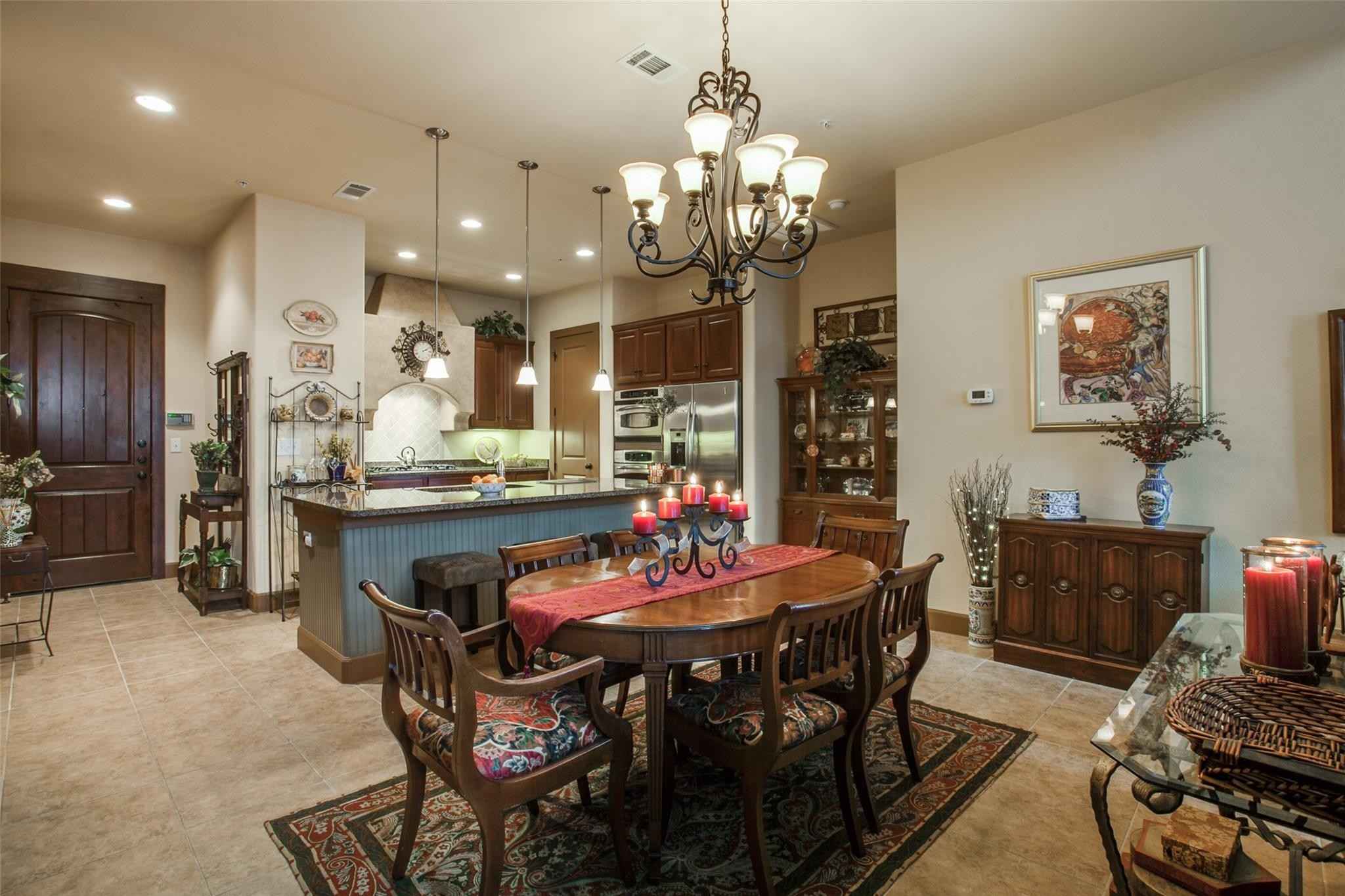 Irving Condo: 610 Via Ravello