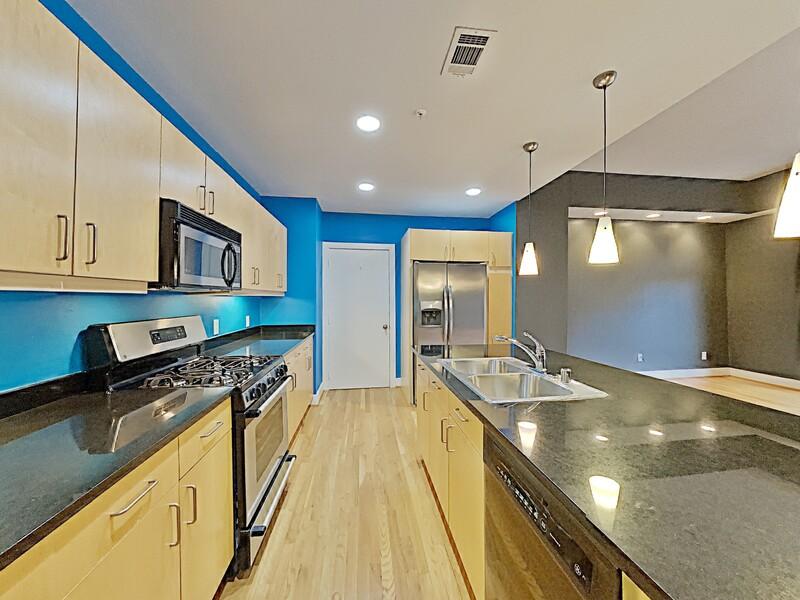 Addison Condo: 5055 Addison Cir