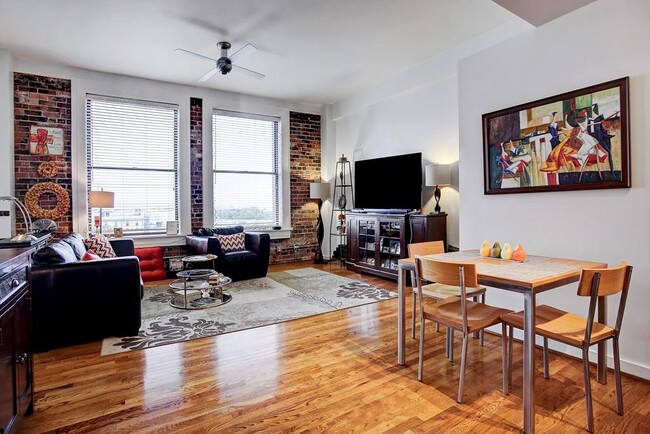 Houston Condo: 915 Franklin