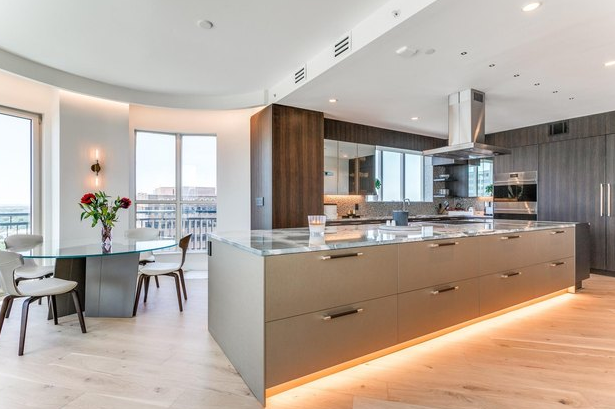 Dallas Condo: 3401 Lee Parkway