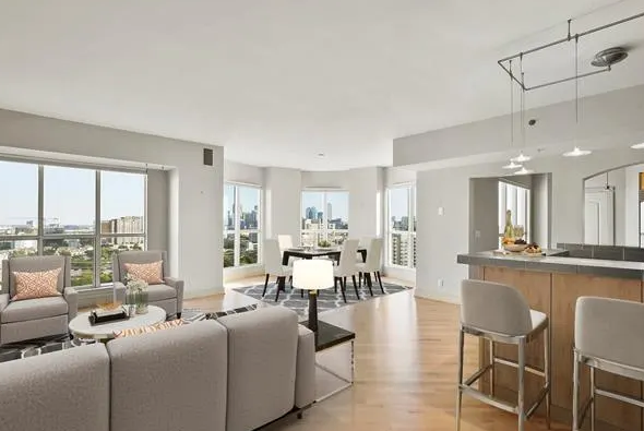 Dallas Condo: 3401 Lee Parkway