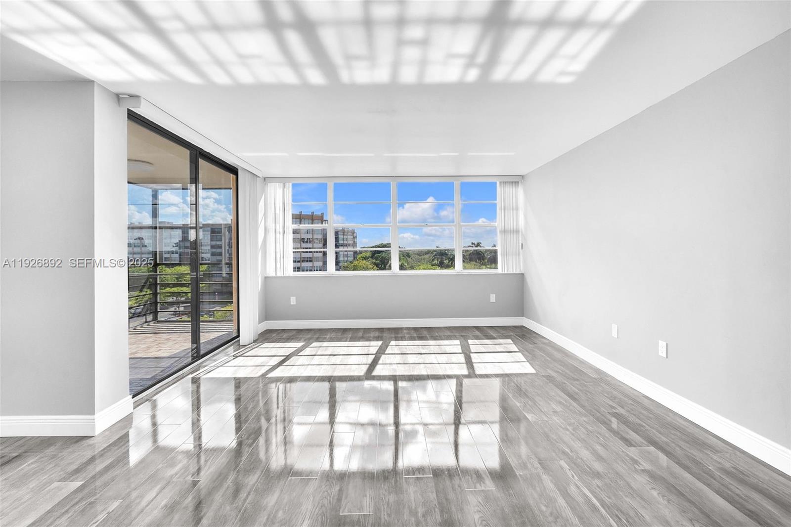 Pembroke Pines Condo: 1000 St Charles Place