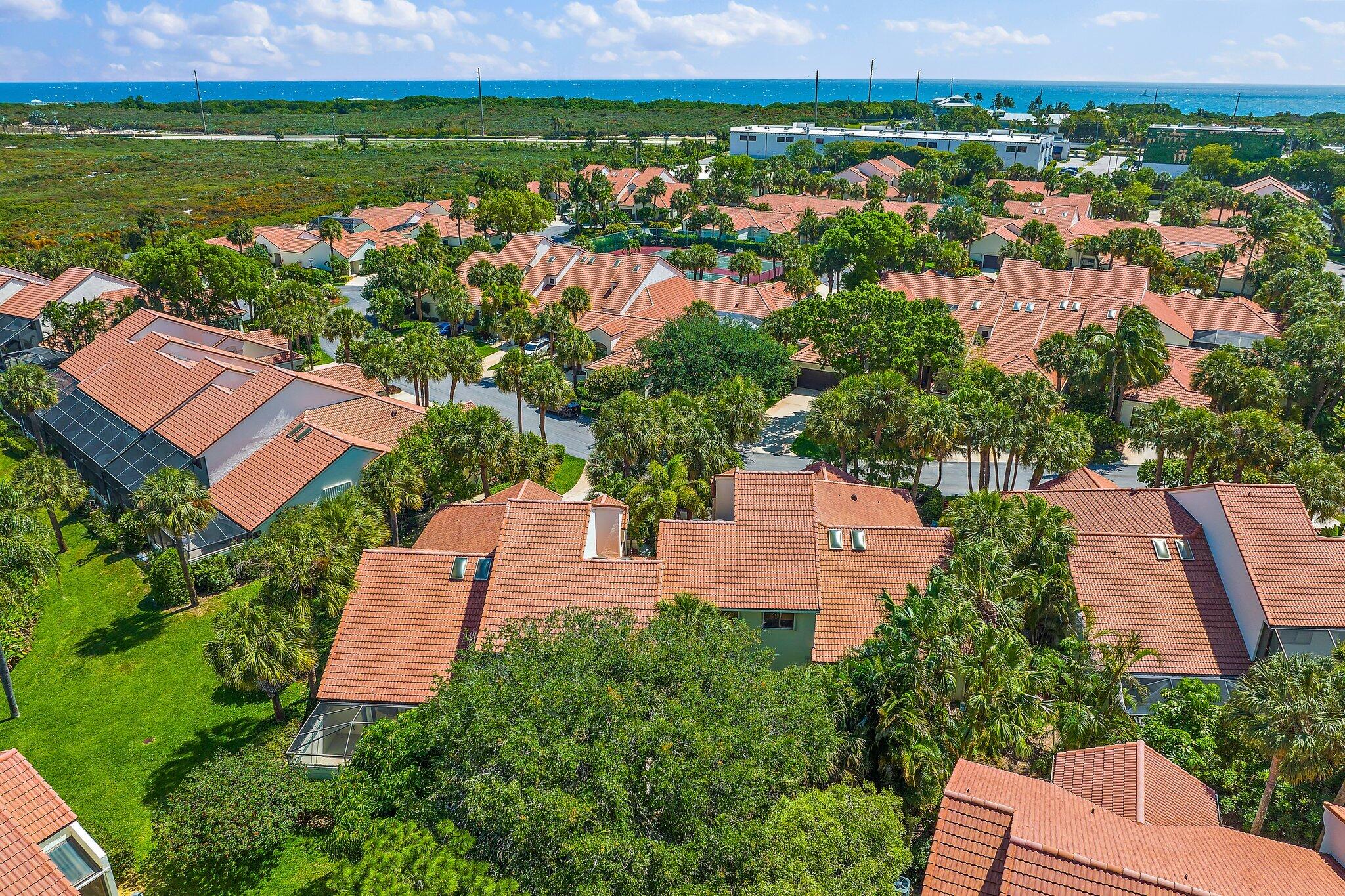 Juno Beach Condo: 101 Sea Oats Drive