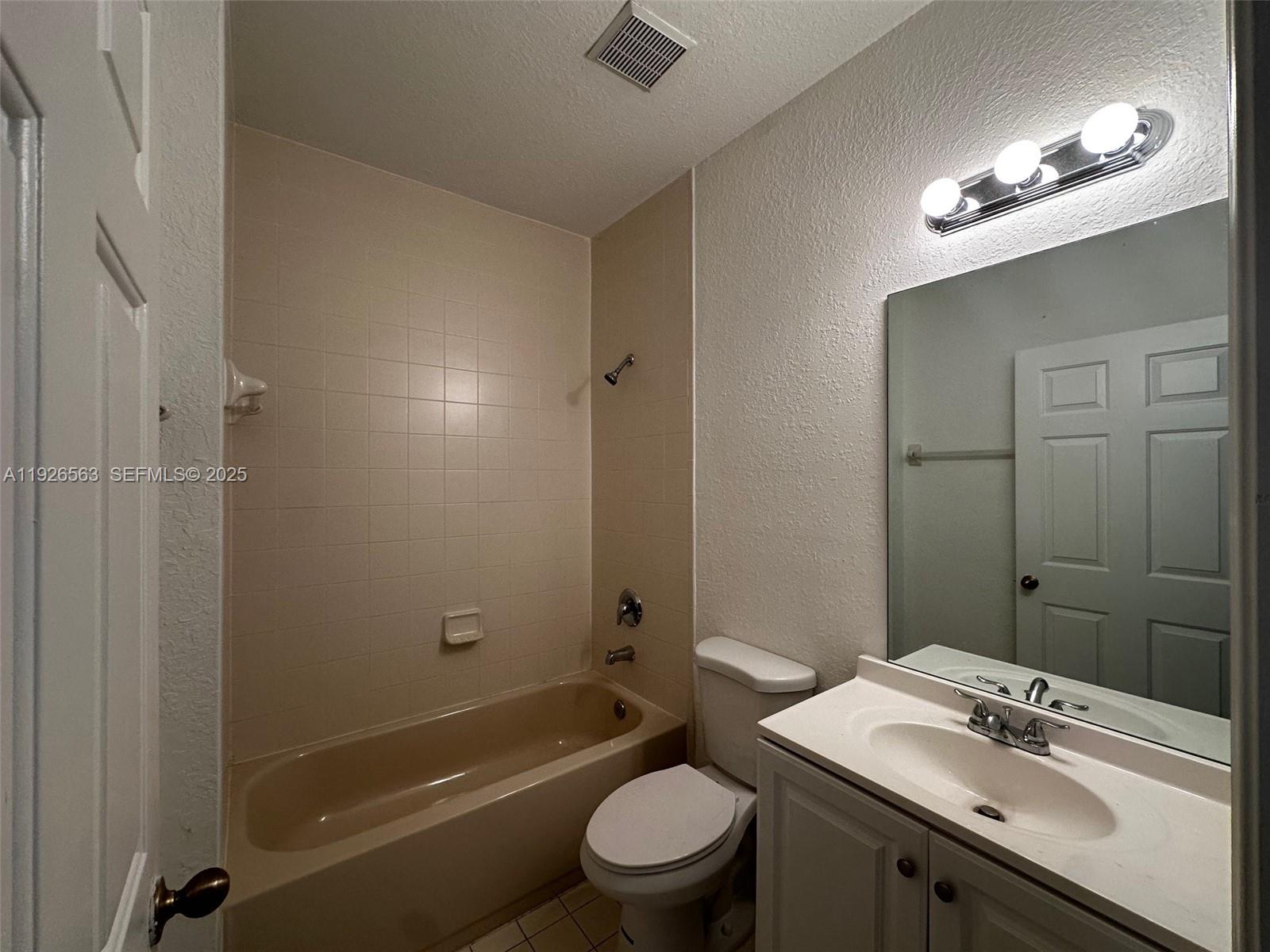 Homestead Condo: 2452 Southeast 14th Avenue