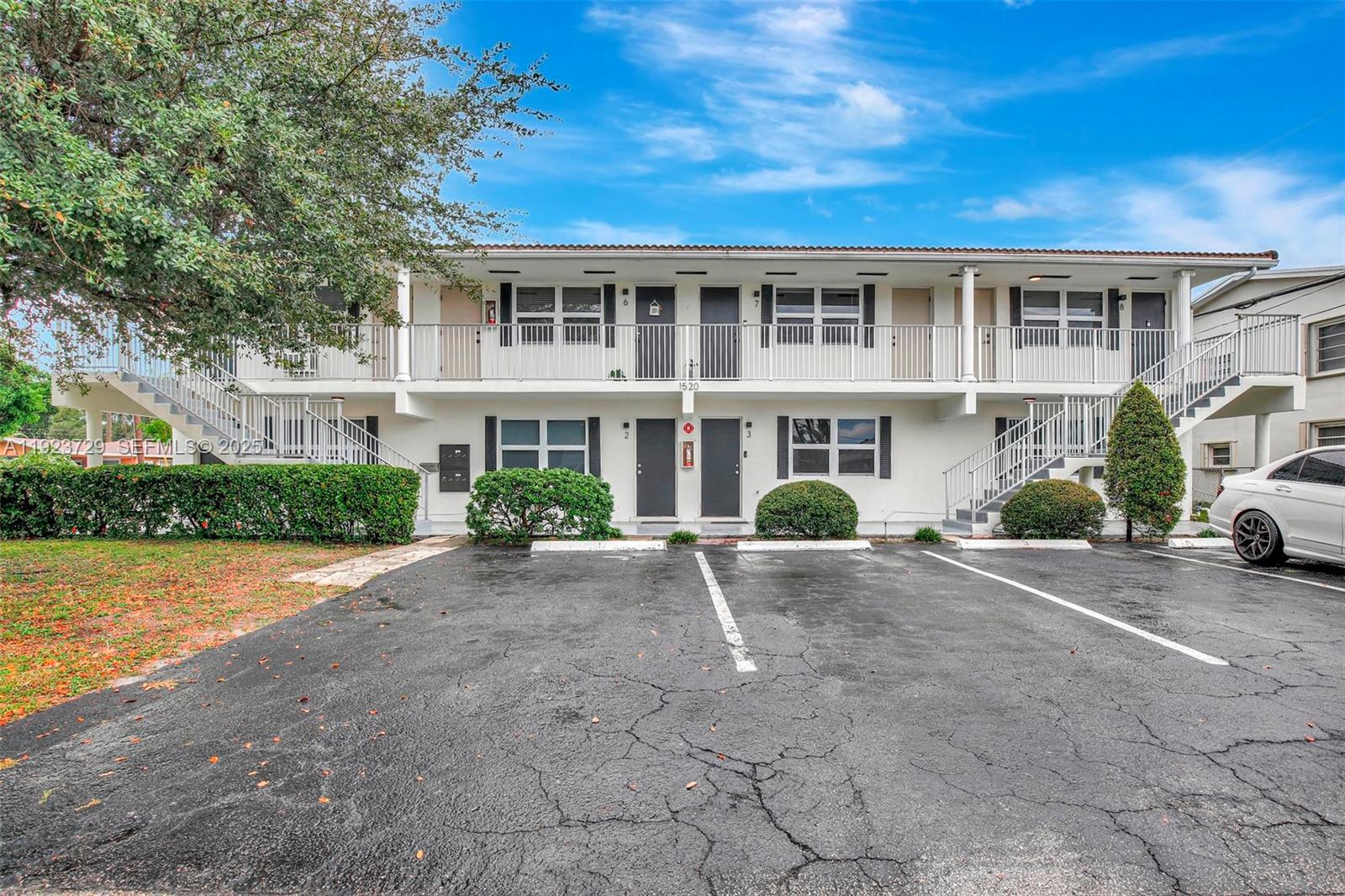 Fort Lauderdale Condo: 1520 Northeast 56th Street