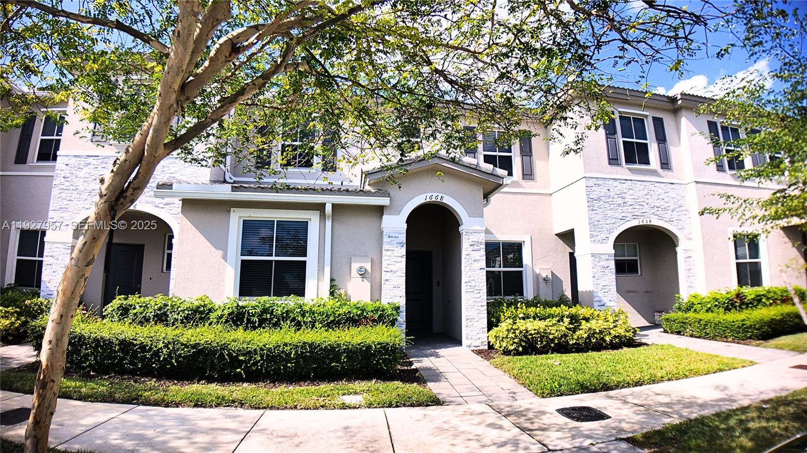 Homestead Condo: 1668 Southeast 26th Street