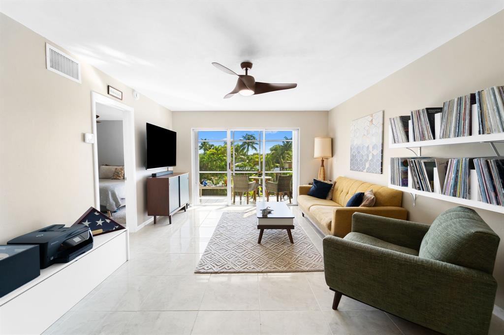 Oakland Park Condo: 3000 Northeast 16th Avenue