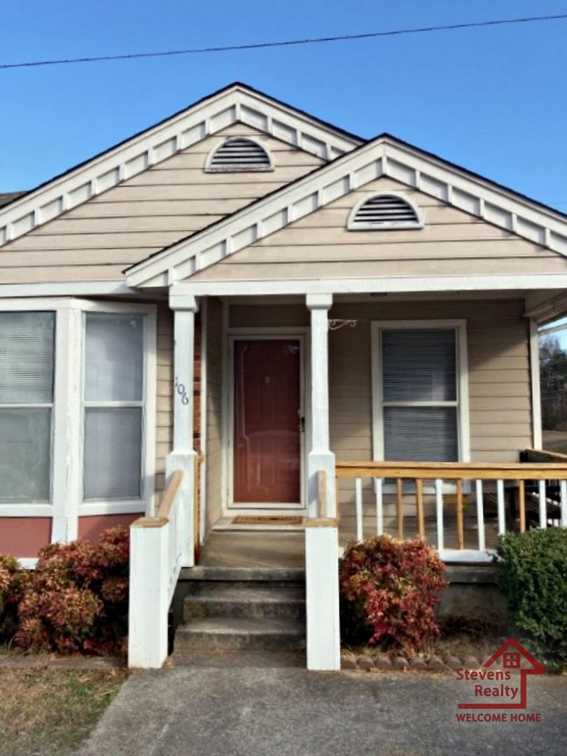 Mcminnville House: 106 Vinewood Rd