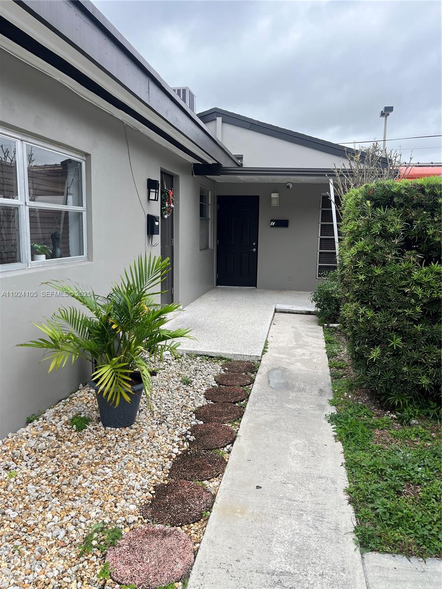 Miami Condo: 920 Southwest 30th Avenue