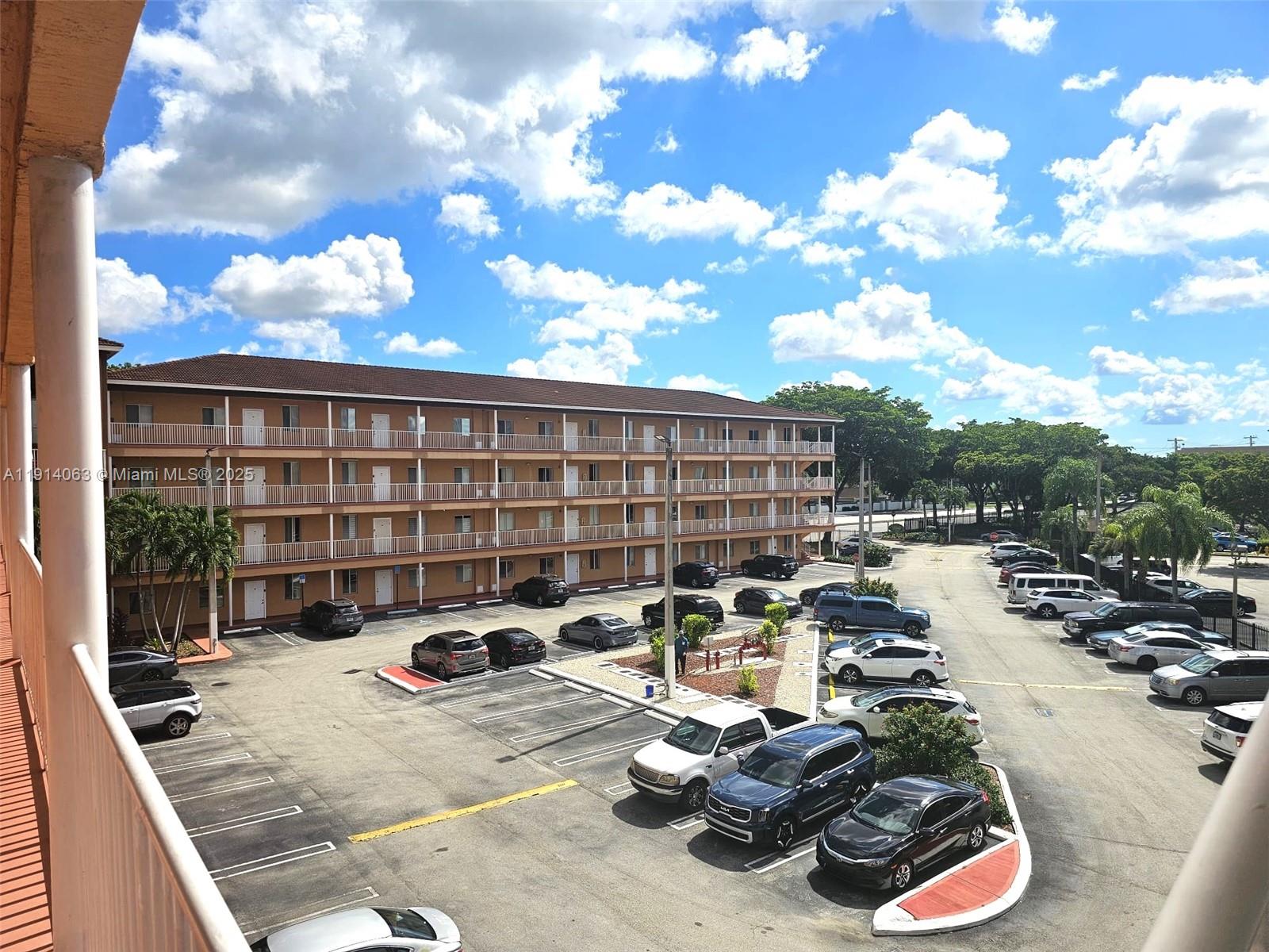 Hialeah Condo: 17350 Northwest 67th Avenue