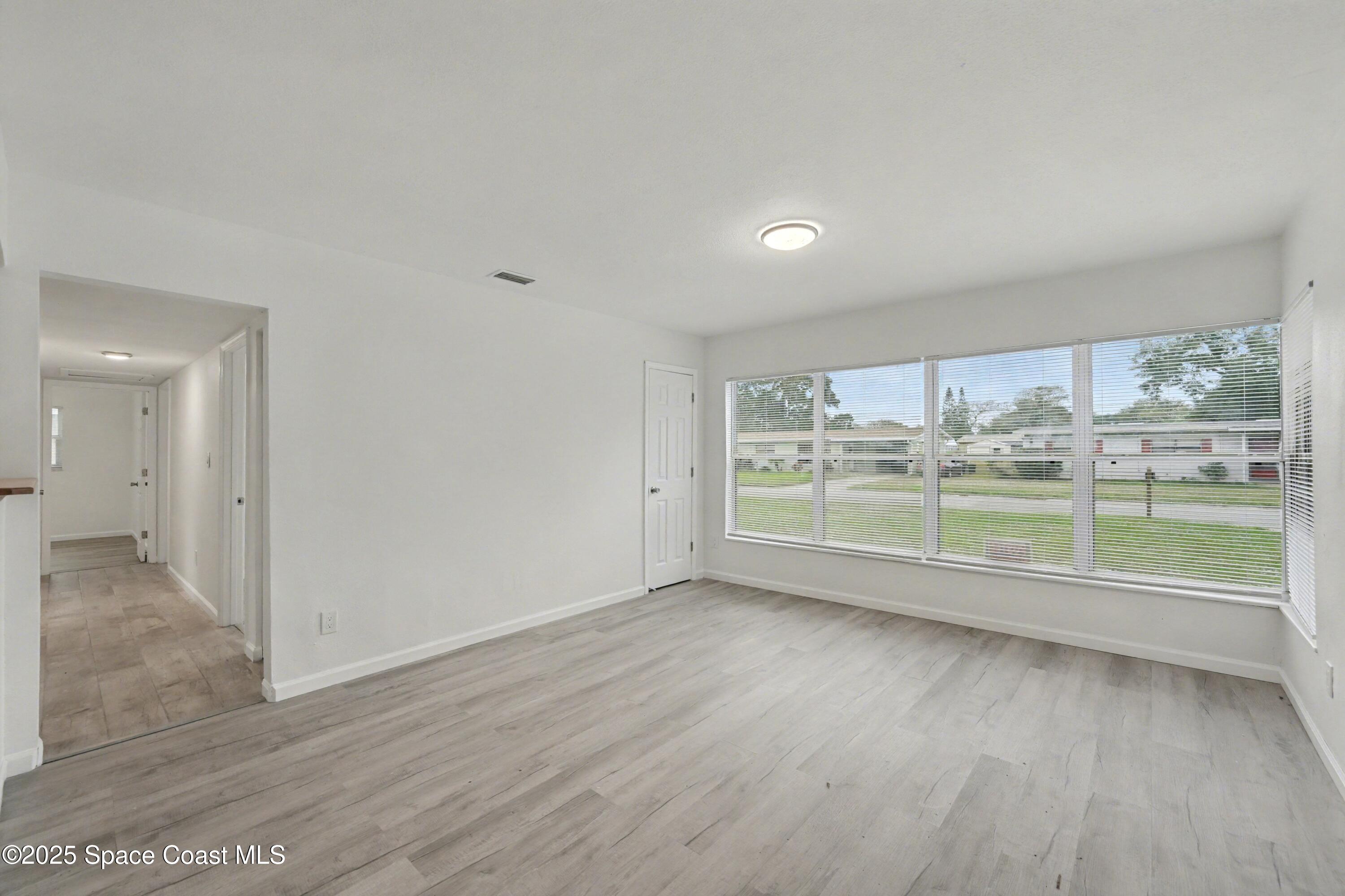 Rockledge Condo: 990 Pinson Boulevard