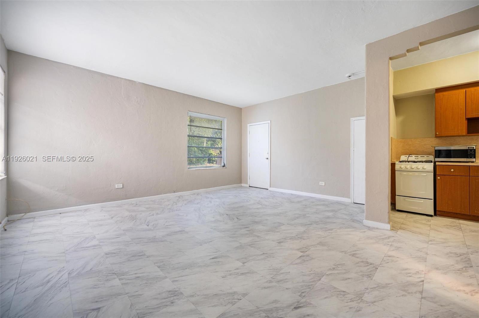 Miami Beach Condo: 825 Alton Road