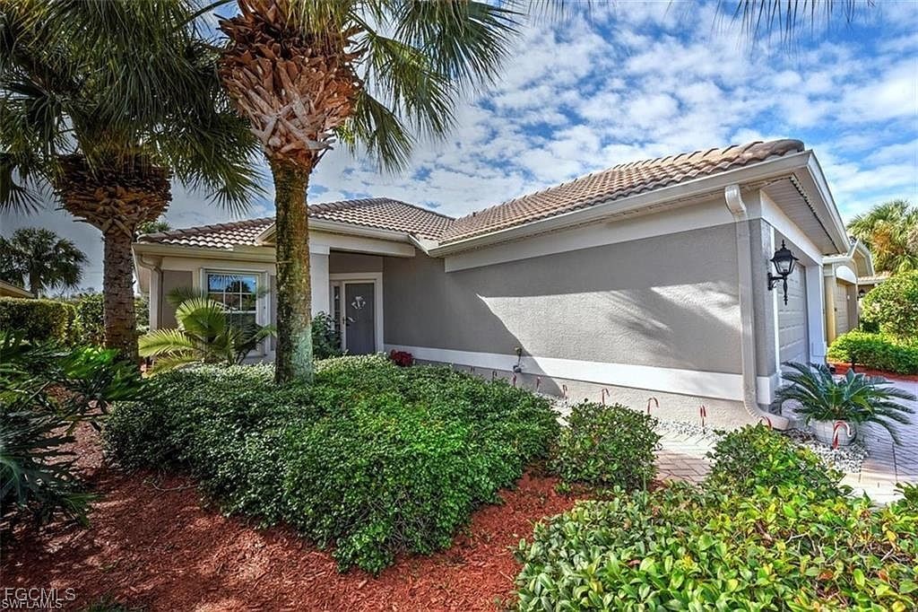 Fort Myers Condo: 10018 Oakhurst Way