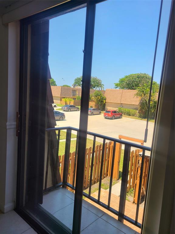 Palm Springs Condo: 912 Springdale Circle