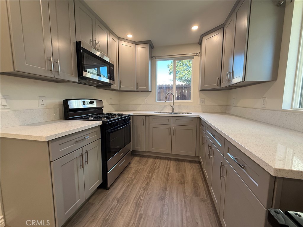 North Hollywood Condo: 5667 Ensign