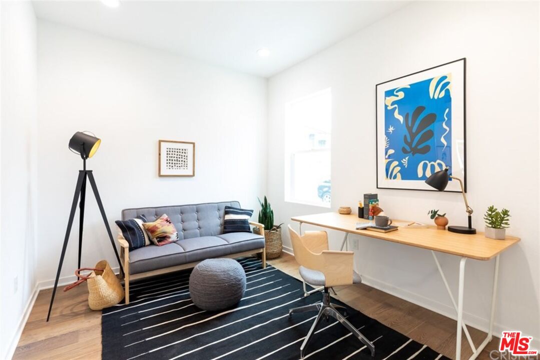 North Hollywood Condo: 4821 1/2 Craner Avenue