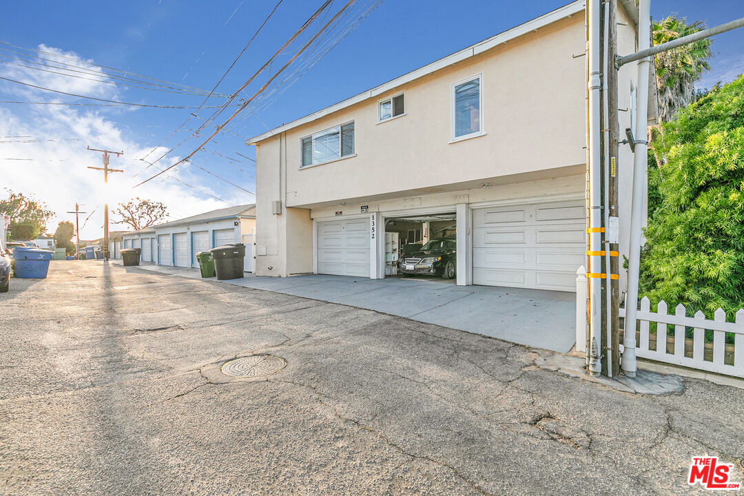 Santa Monica Condo: 1352 Ocean Park Boulevard