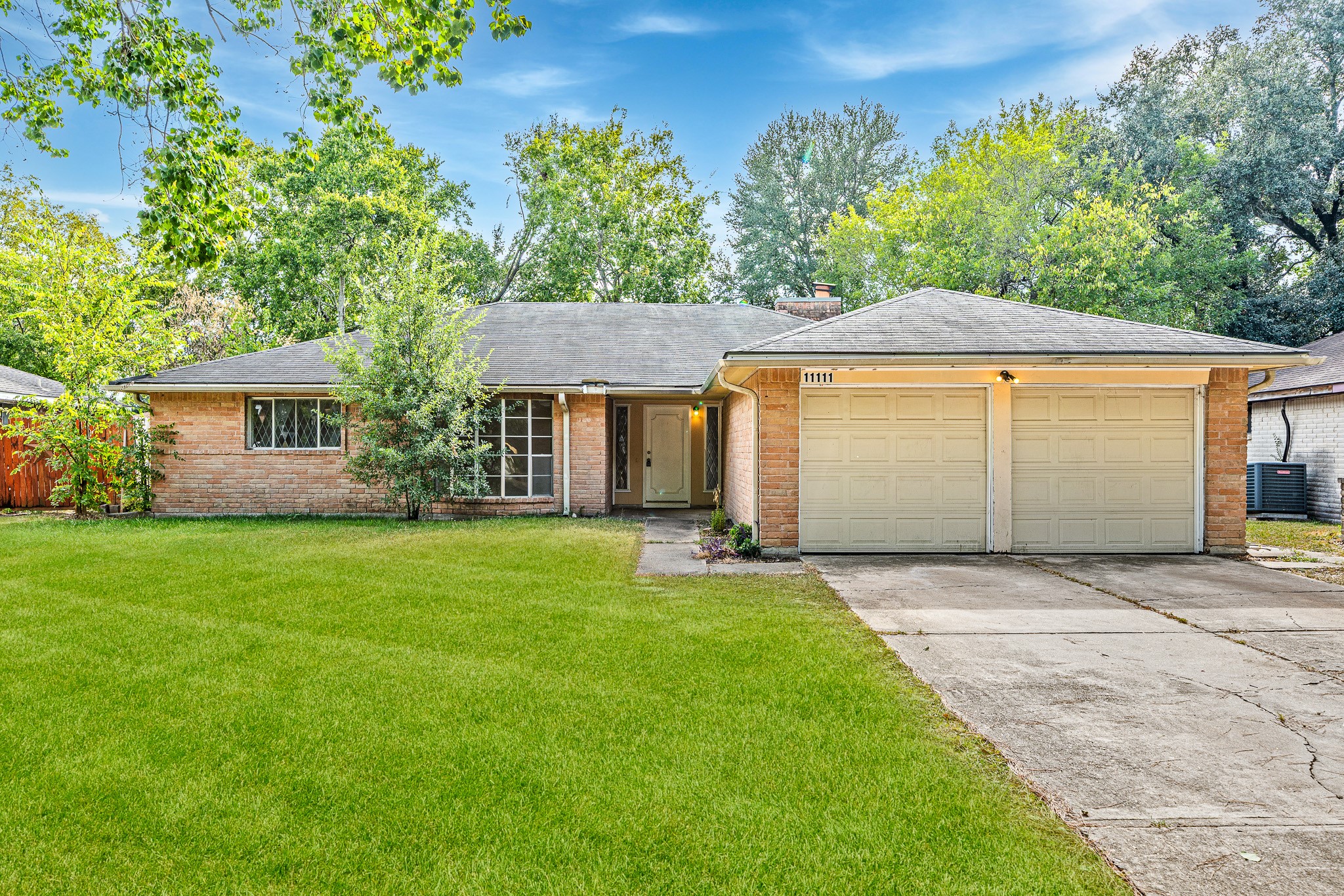 Houston Condo: 11111 Longcommon Drive