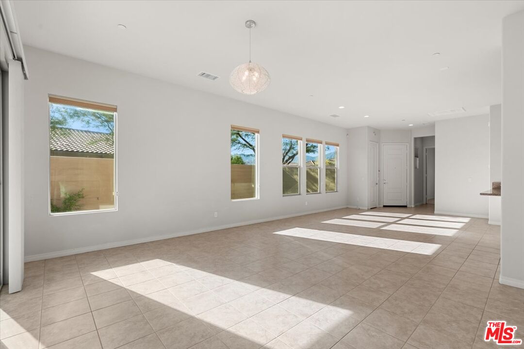 Rancho Mirage Condo: 69 Syrah