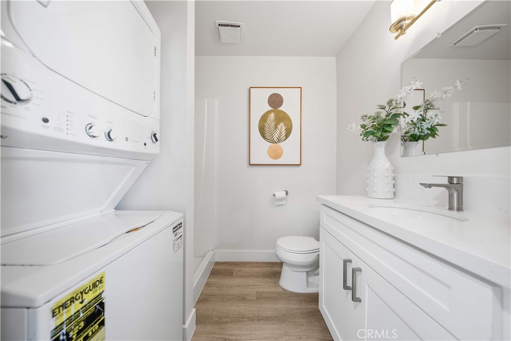 Irvine Condo: 49 Thicket