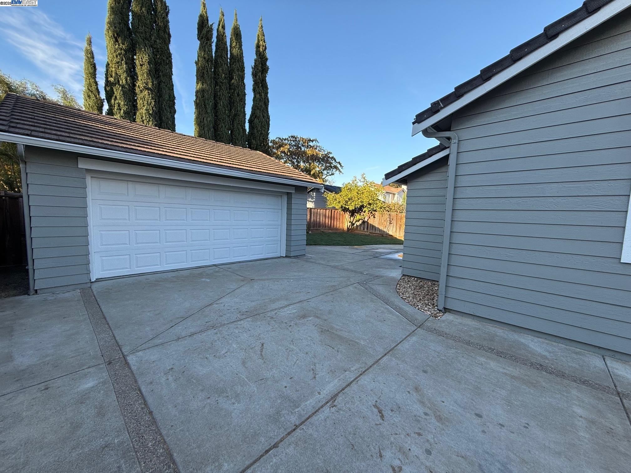 Brentwood Condo: 4675 Christenson Street