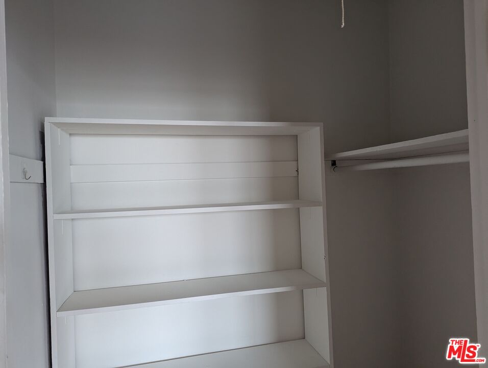 Los Angeles Condo: 634 South Gramercy Place