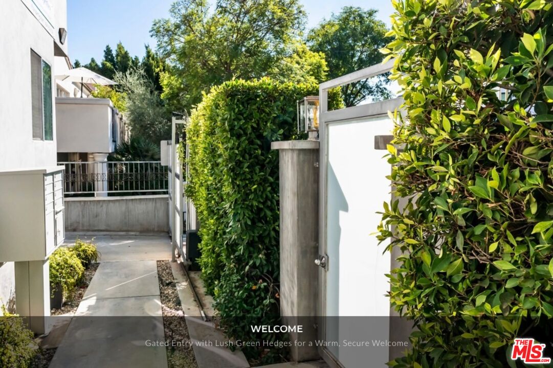 West Hollywood Condo: 866 Hilldale Avenue