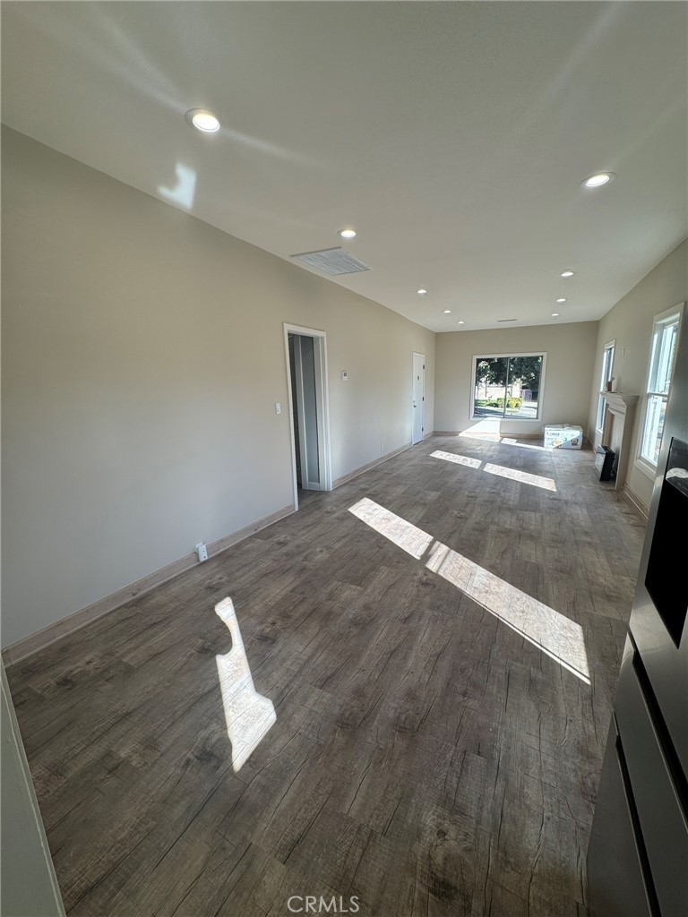 Sierra Madre Condo: 109 North Lima Street