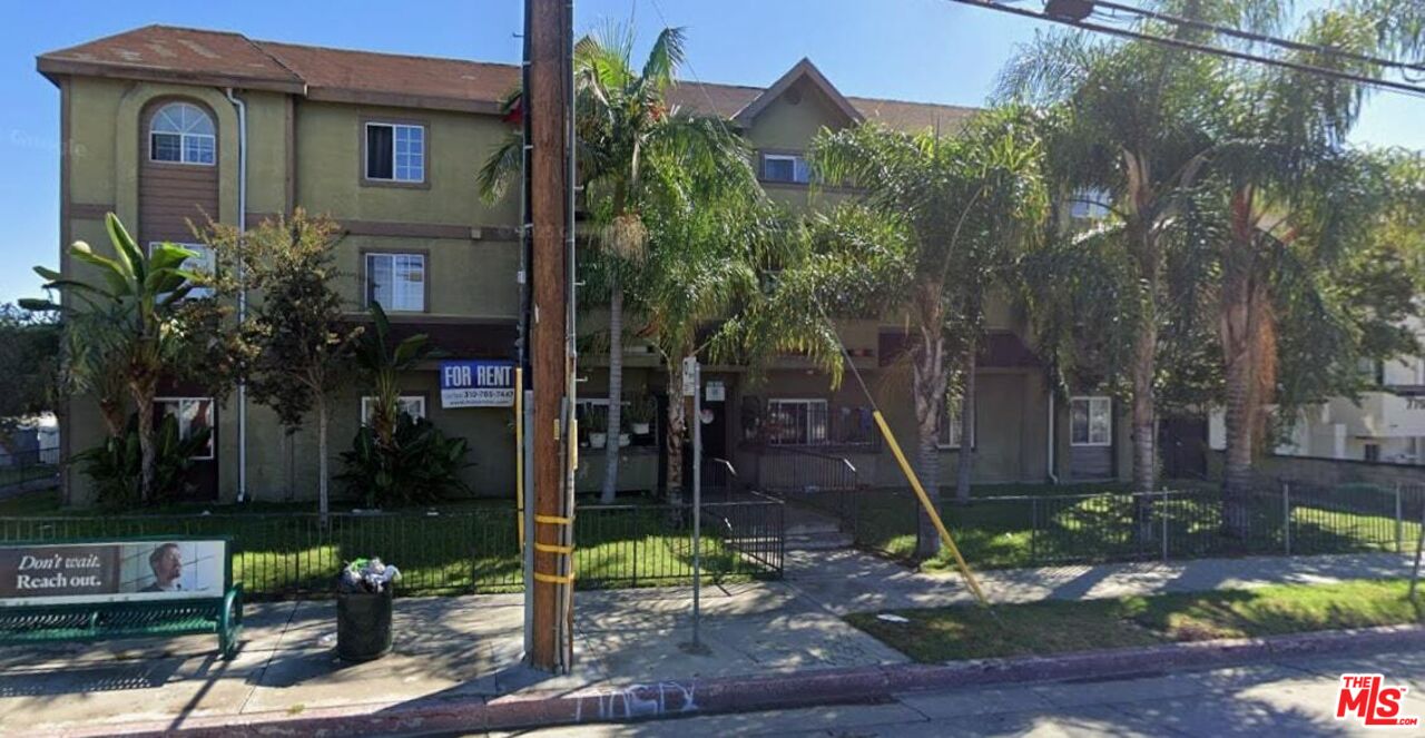 North Hollywood Condo: 7756 Laurel Canyon Boulevard