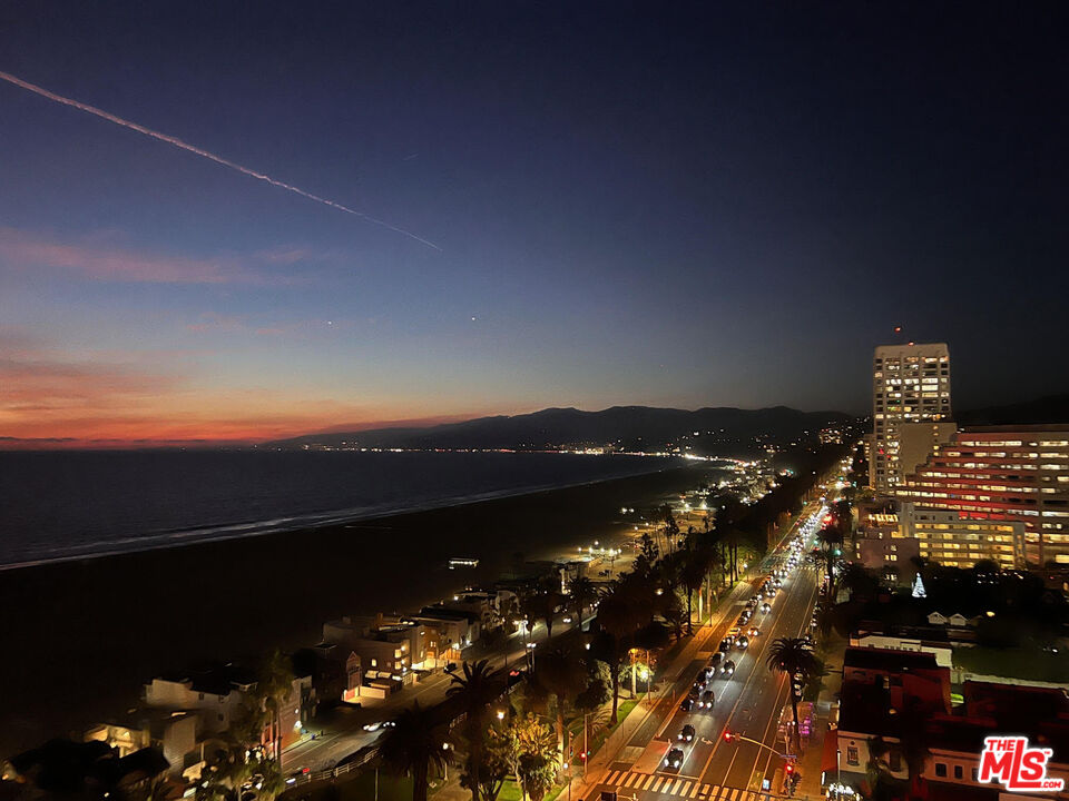 Santa Monica Condo: 1431 Ocean Avenue