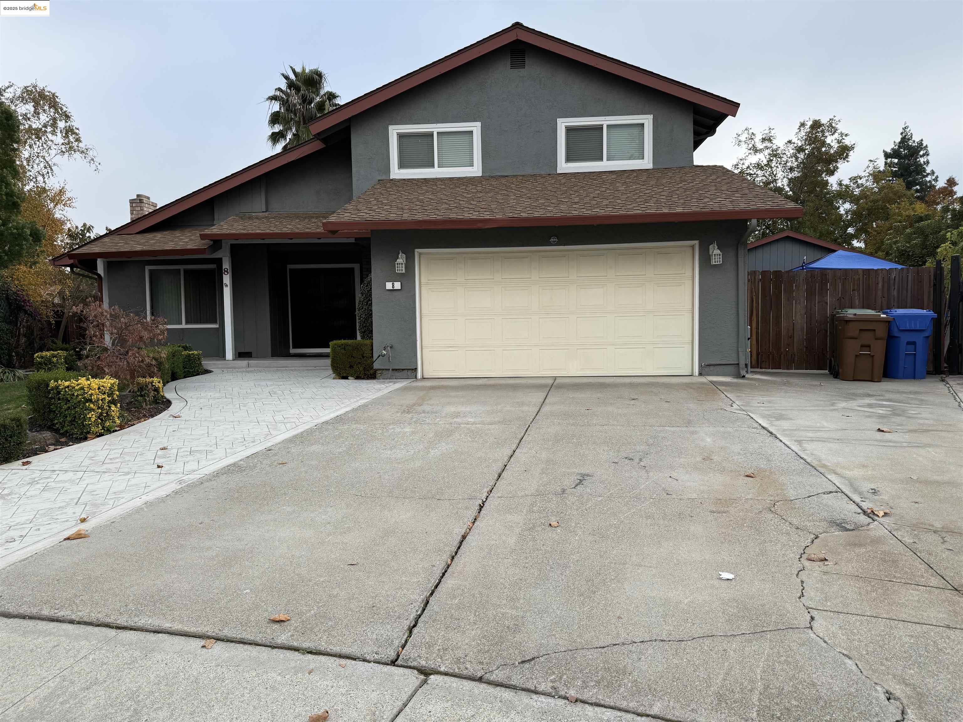 Brentwood Condo: 8 Cindy Place