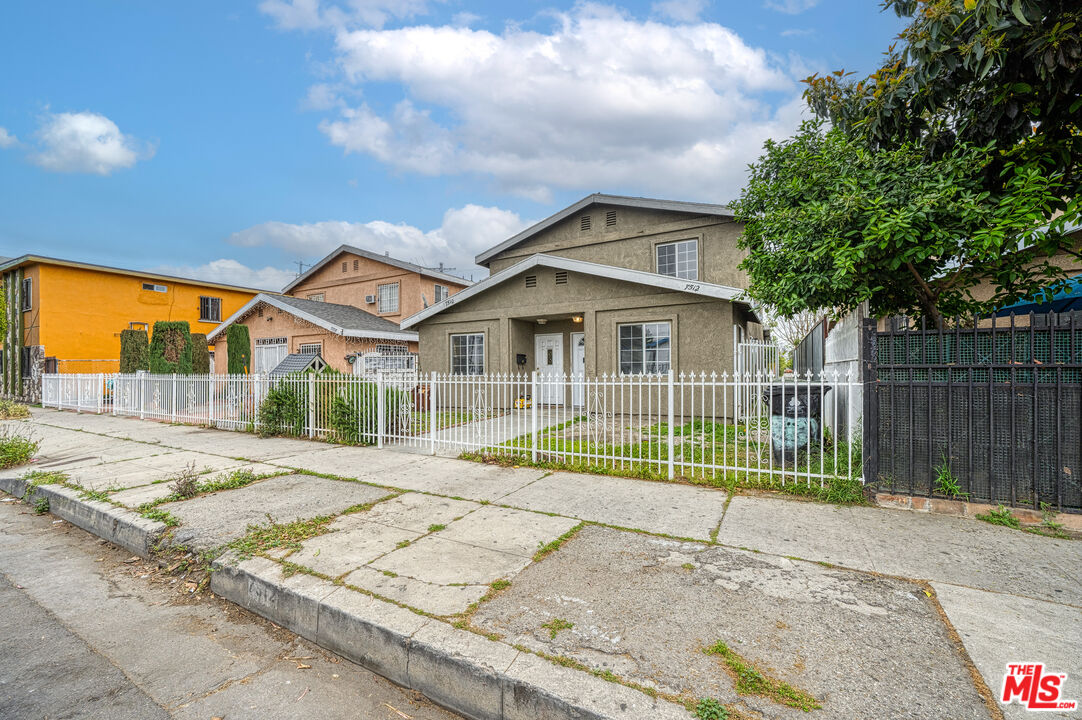 Los Angeles Condo: 7510 South Avalon Boulevard