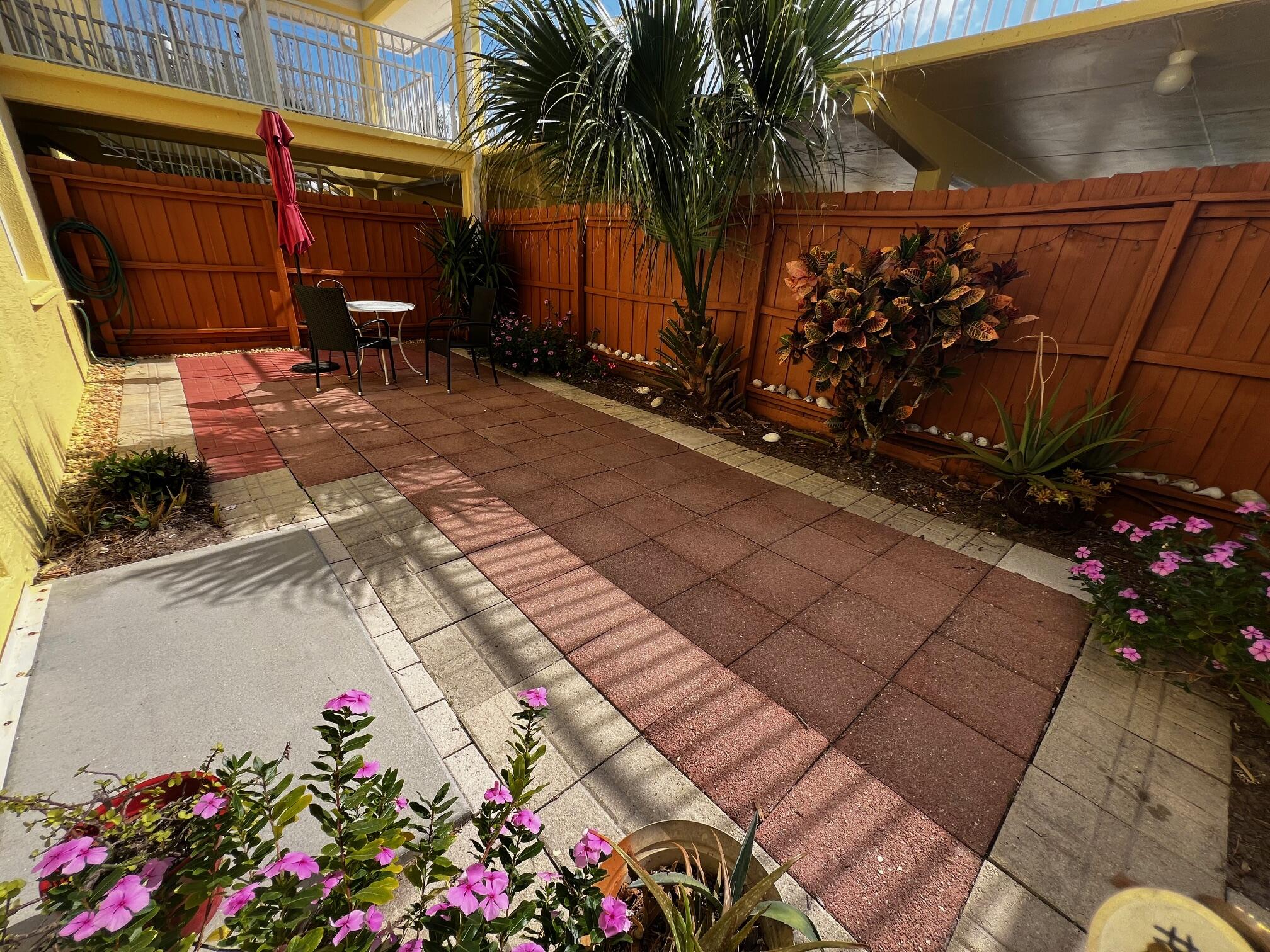 Sebastian Condo: 11195 Roseland Road