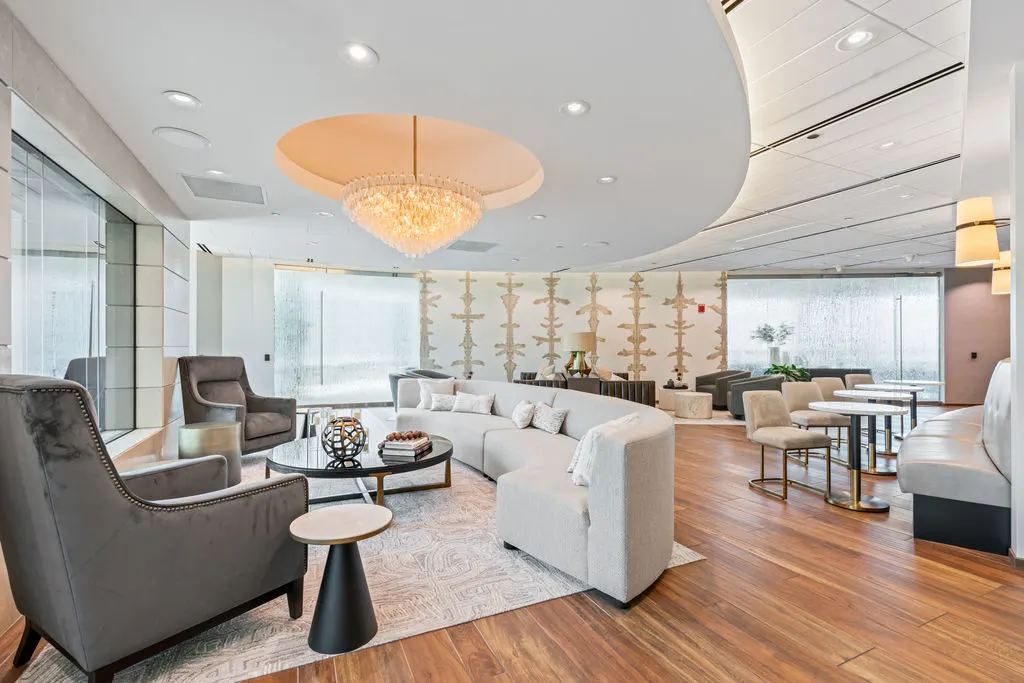 Chicago Condo: 360 West Hubbard St