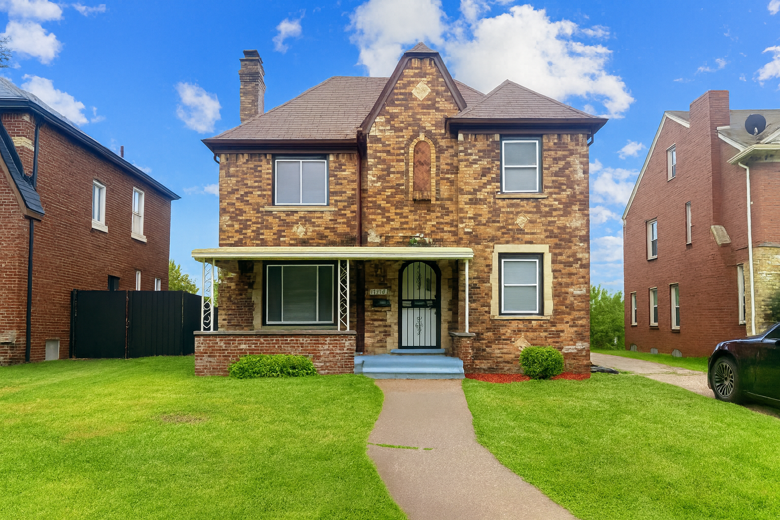 Detroit House: 17376 Woodingham Dr