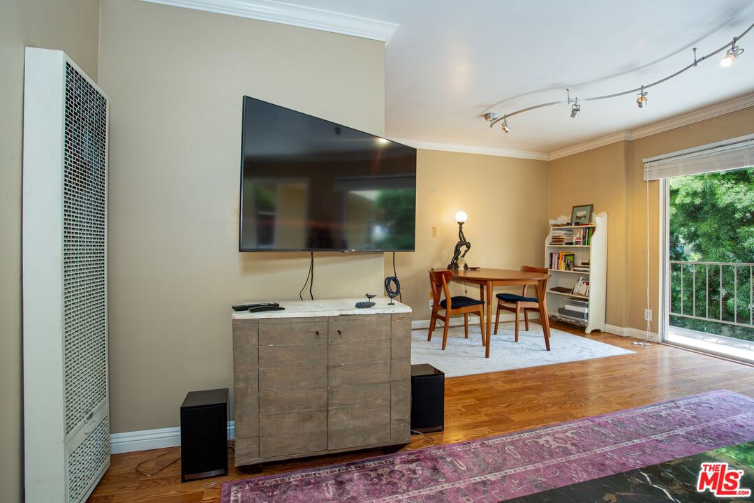 Santa Monica Condo: 2311 4th Street