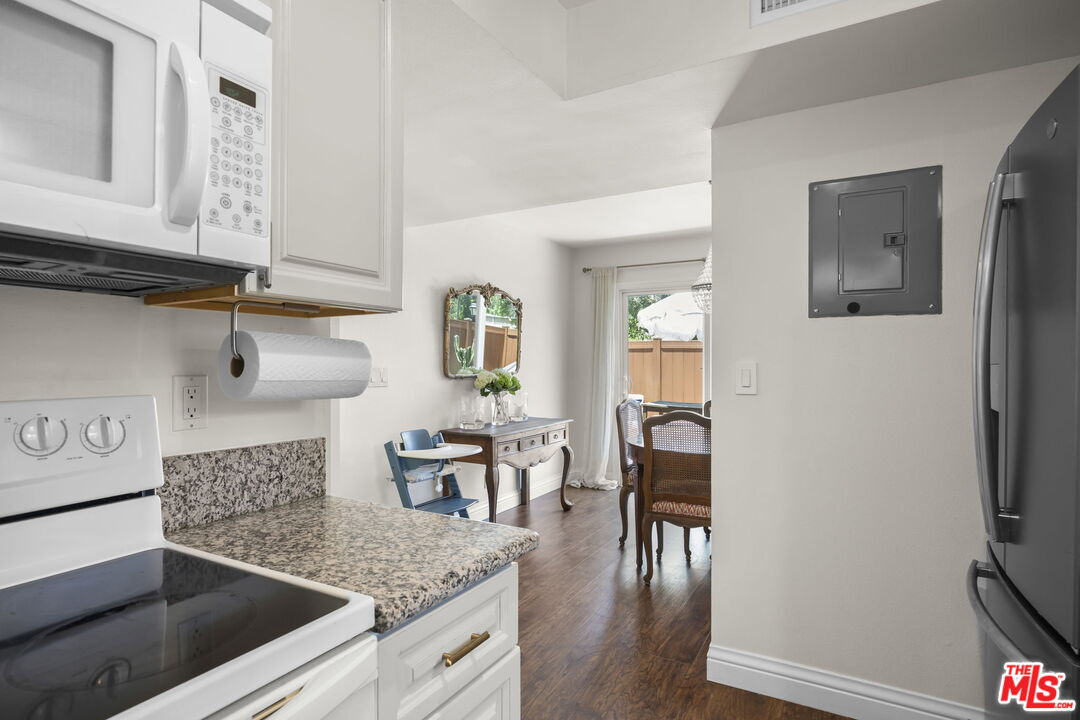 Agoura Hills Condo: 27462 Country Glen Road