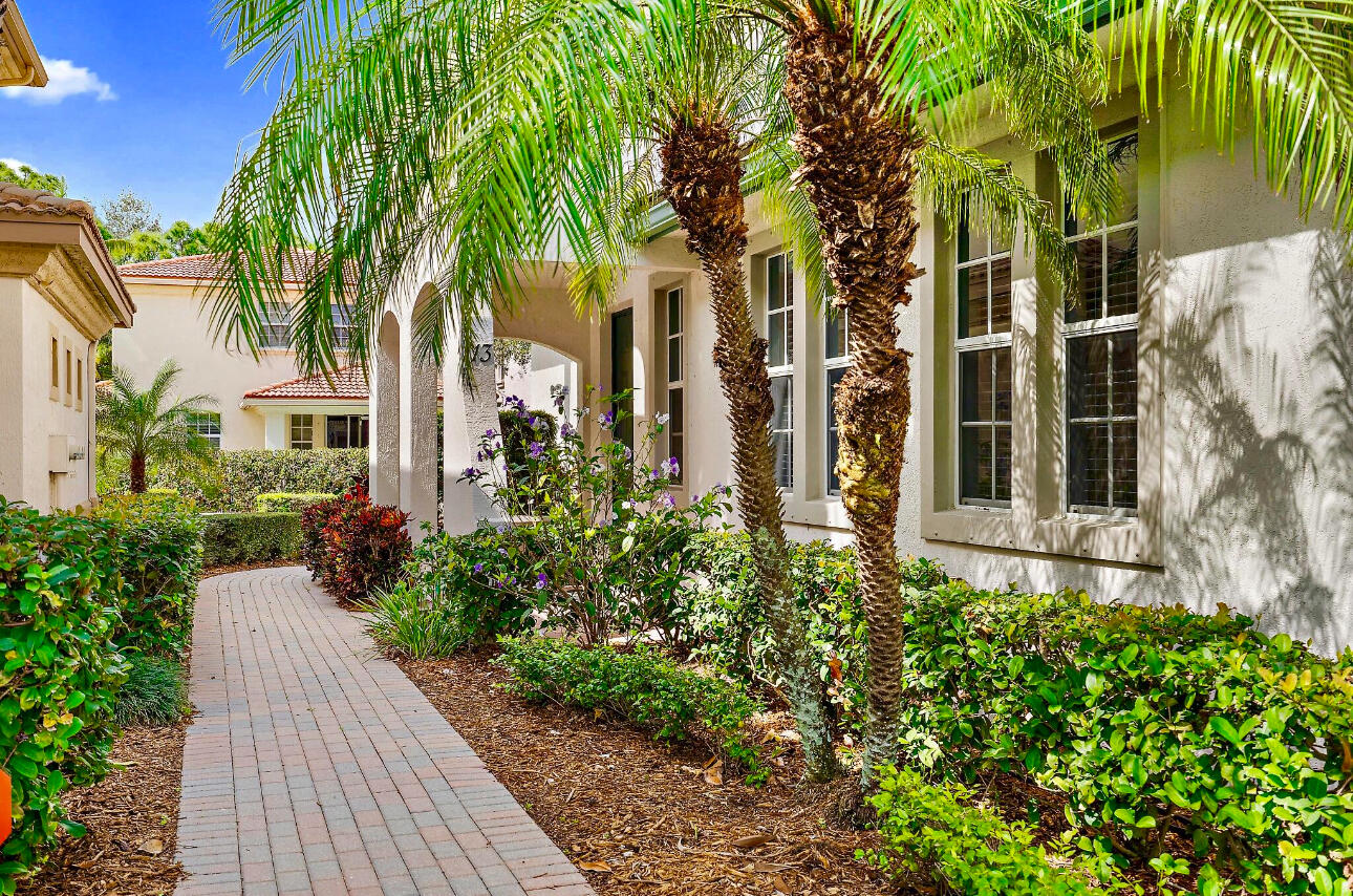 Palm Beach Gardens Condo: 113 Evergrene Parkway